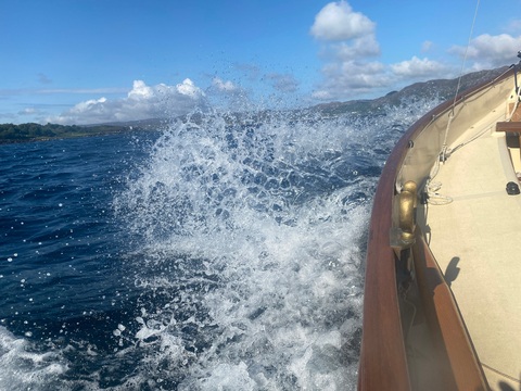 Cutting through the waves