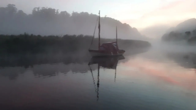 Dawn on the Boyne river